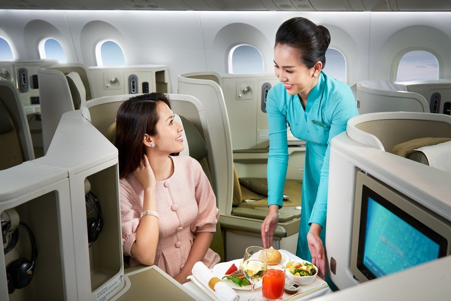 iVIVU hỗ trợ khách hàng nhanh nhất khi có phát sinh. Ảnh: Vietnam Airlines