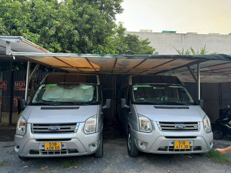 thuê xe 16 chỗ ford transit đi du lịch